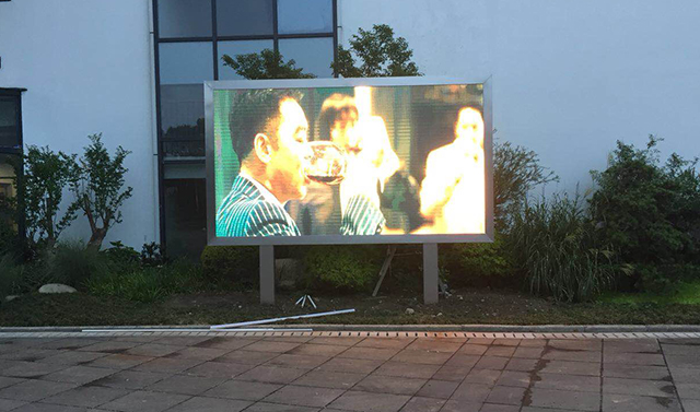 江蘇無(wú)錫協(xié)和學(xué)校P6戶(hù)外高清LED顯示屏項(xiàng)目由上海智彩科技設(shè)計(jì)、安裝